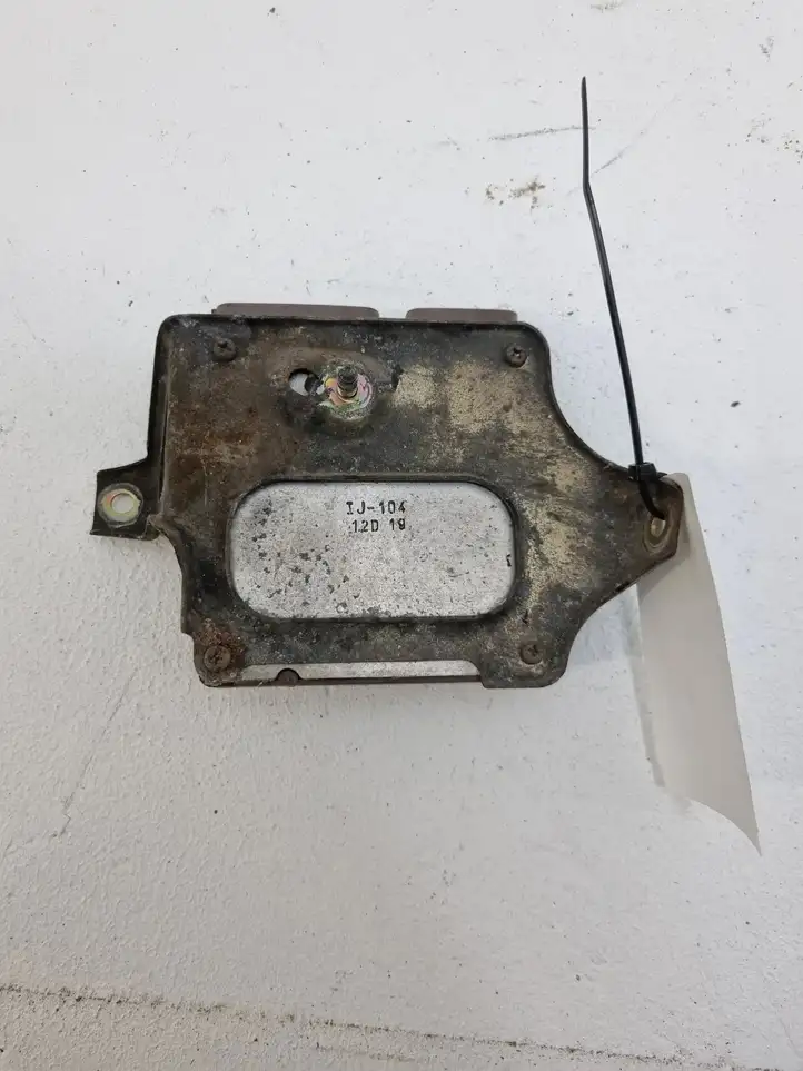 Toyota Avensis Verso (2001 - 2004) 8987120030 Блок управления форсунками — фото 4