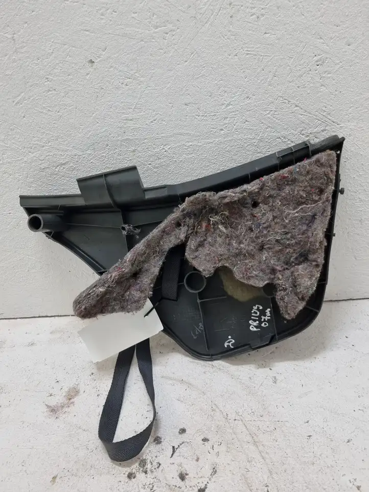 Toyota Prius (XW20) (2003 - 2009) 584174701 Прочие детали салона — фото 3