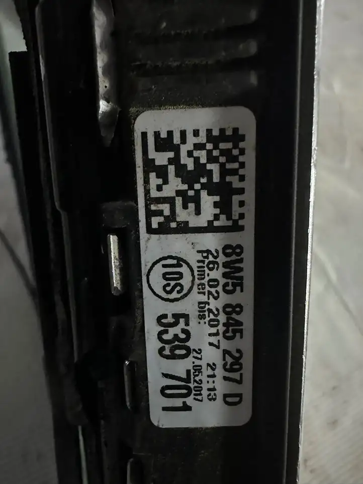 Audi A4 S4 B9 (2015 - 2019) 8W5845297D Заднее боковое стекло — фото 4