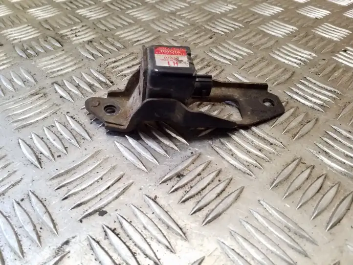 Toyota RAV 4 (XA20) (2000 - 2005) 8917442030 Датчик удара SRS — фото 1