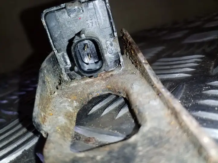 Toyota RAV 4 (XA20) (2000 - 2005) 8917442030 Датчик удара SRS — фото 4