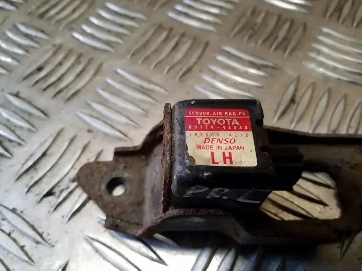 Toyota RAV 4 (XA20) (2000 - 2005) 8917442030 Датчик удара SRS — фото 2