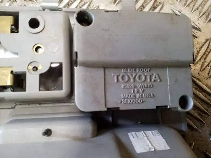 Toyota RAV 4 (XA20) (2000 - 2005) 10000309 Включатель освещения интерьера — фото 3