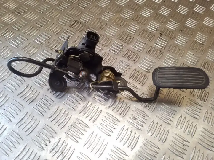 Toyota RAV 4 (XA20) (2000 - 2005) 7801042010C Педаль акселератора — фото 1