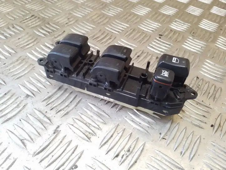 Toyota Avensis Verso (2001 - 2004) 8404044030 Блок кнопок стеклоподъемников — фото 1