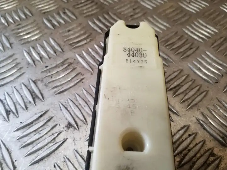 Toyota Avensis Verso (2001 - 2004) 8404044030 Блок кнопок стеклоподъемников — фото 2