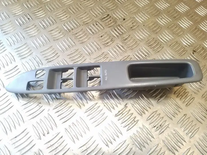 Toyota Avensis Verso (2001 - 2004) 7423244130 Накладка кнопки стеклоподъемника — фото 1