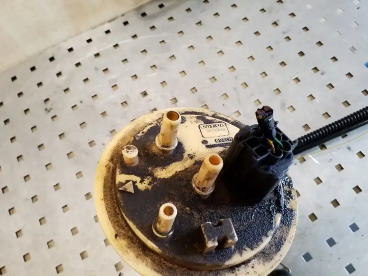 Volvo XC70 (2007 - 2013) 30792518 Топливный насос (в баке) — фото 2