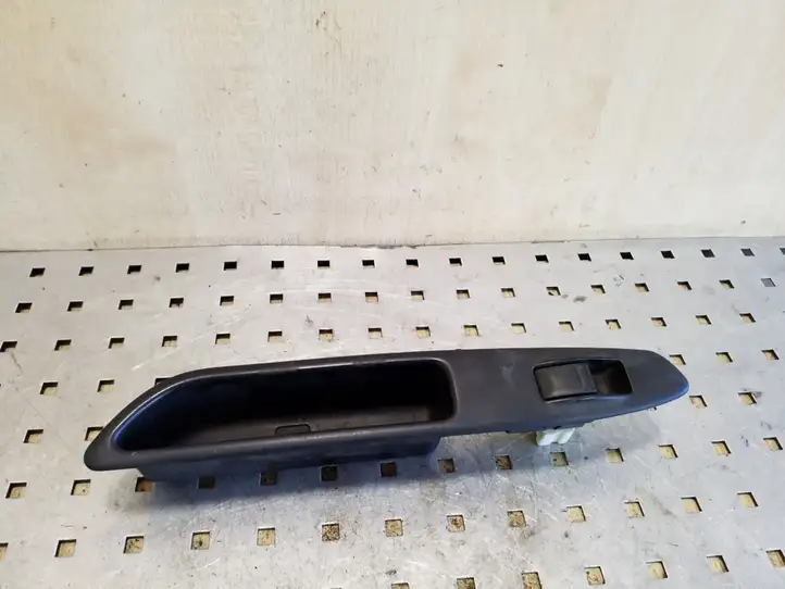 Subaru Forester SG (2003 - 2005) Кнопка стеклоподъемников — фото 1