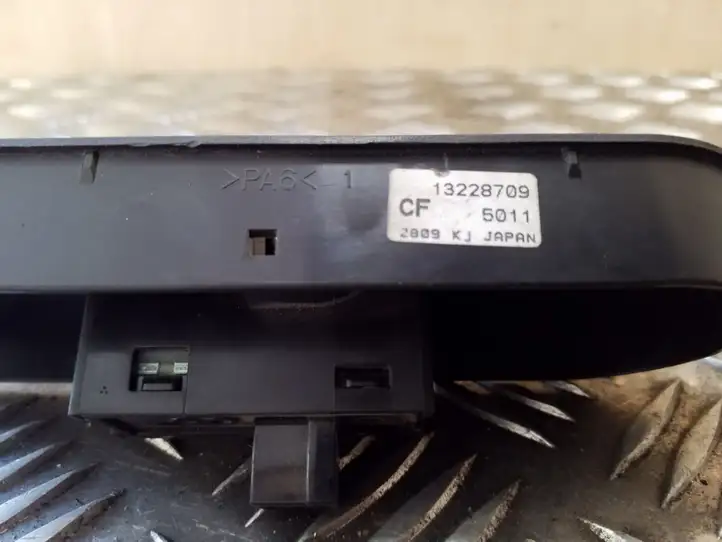Opel Zafira B (2008 - 2014) 13228709 Блок кнопок стеклоподъемников — фото 4