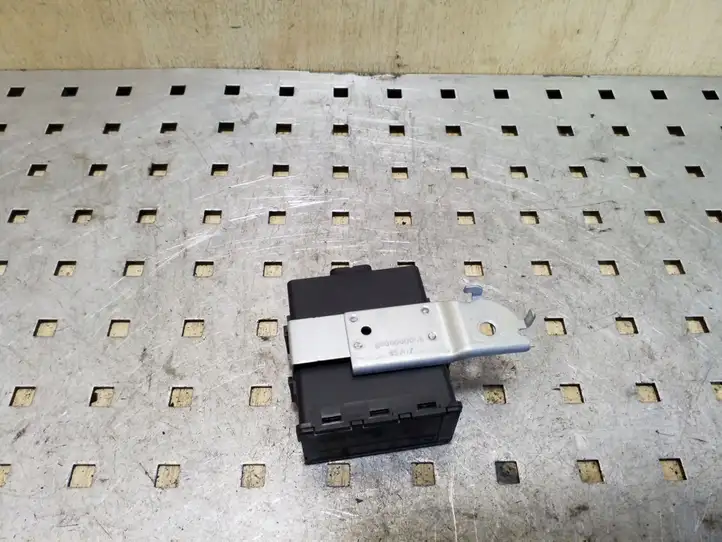 Toyota Yaris (2005 - 2009)  897410D030 Блок управления центрального замка