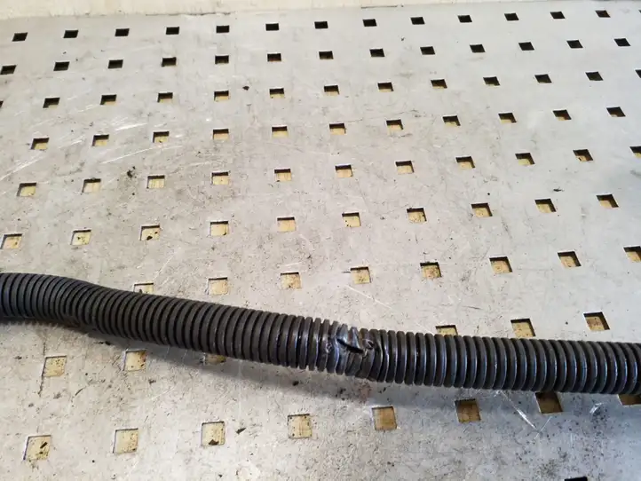 Toyota Yaris (2005 - 2009) 8282320080 Прочая электропроводка — фото 3