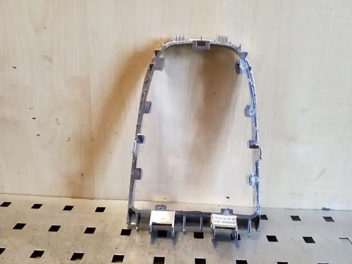 Opel Astra J (2009 - 2012) 55565906 Рамка рычага КПП — фото 2