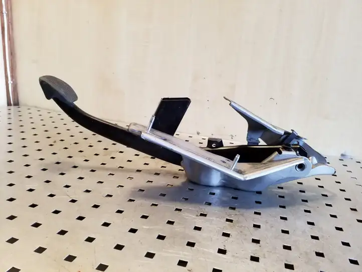 Ford Focus (2011 - 2015)  BV612467CE Тормозная педаль