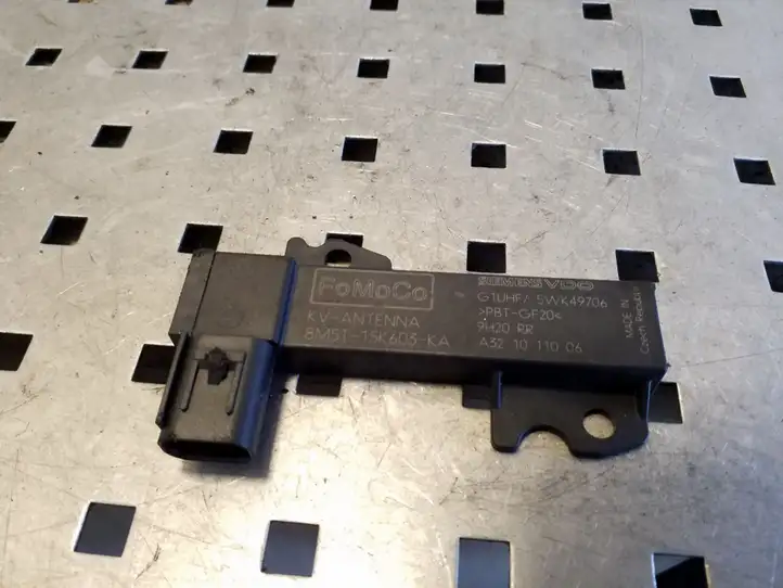 Ford Kuga I (2008 - 2012)  8M5T15K603KA Усилитель антенны