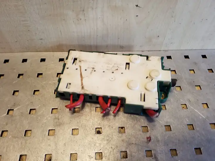 BMW 5 E39 (1996 - 2003)  8387543 Блок предохранителей