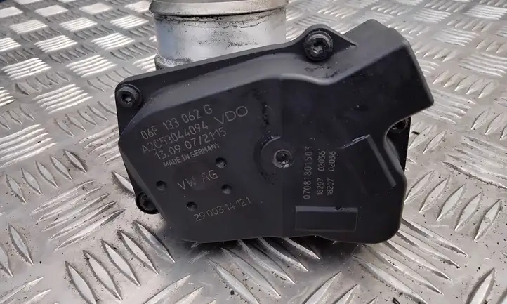 Audi TT TTS Mk2 (2006 - 2010) 06F133062G Дроссельная заслонка — фото 2
