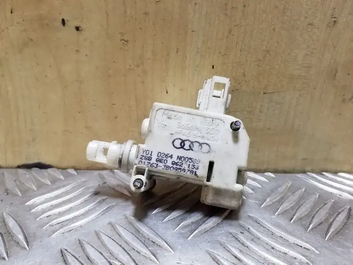 Audi A4 S4 B6 8E 8H (2000 - 2006) 8E0962153 Привод замка крышки топливного бака — фото 1