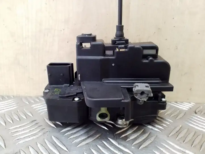 Opel Antara (2011 - 2017)  6037 Замок передней двери