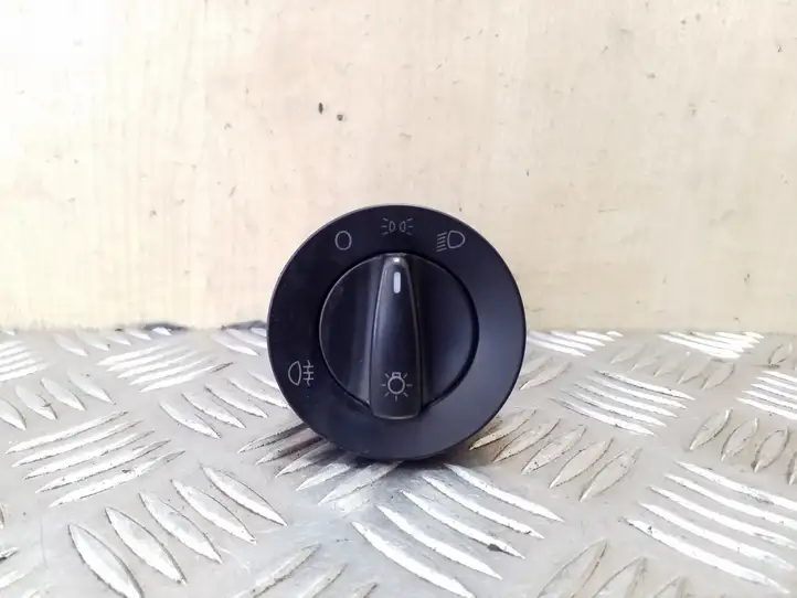 Volkswagen Golf IV (1998 - 2005) 1C0941531 Включатель фонарей — фото 1