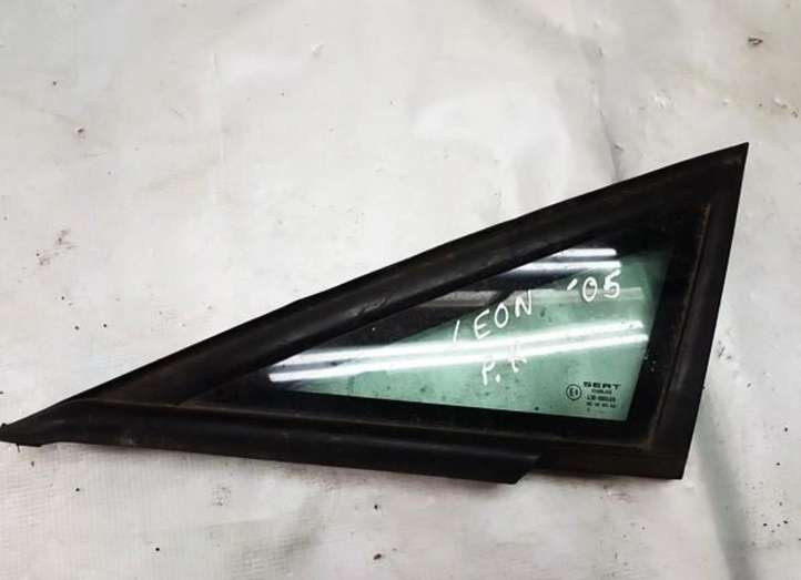 Seat Leon (1P) Trikampis stiklas kėbulo priekyje