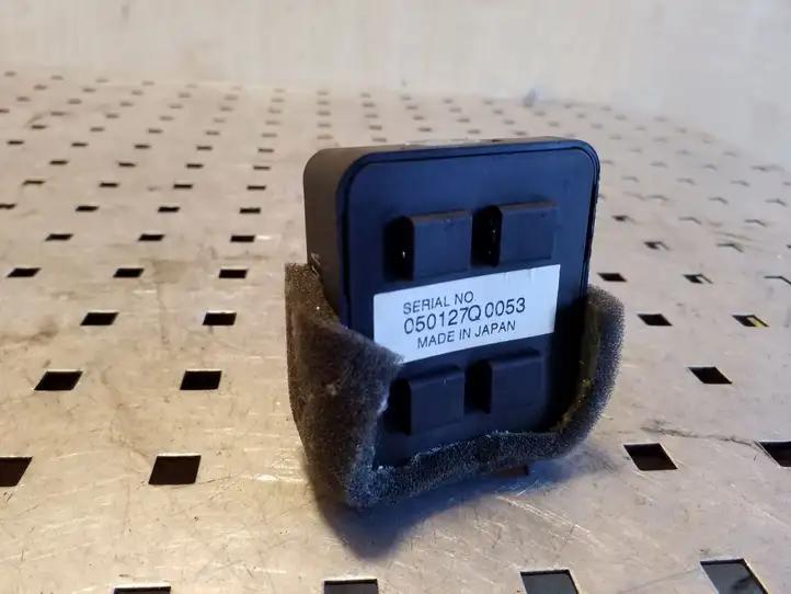 Toyota RAV 4 (XA20) (2000 - 2005) 0819200970 Прочие блоки управления — фото 3