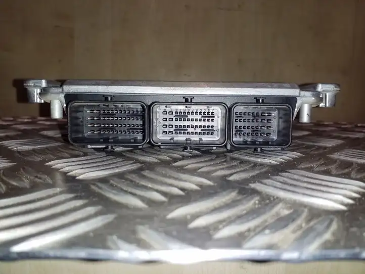 Volvo S40, V40 (2000 - 2004) 0281011087 Блок управления двигателем (ЭБУ) — фото 5