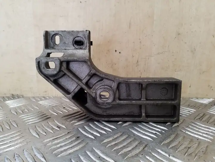 Volvo S40, V40 (2000 - 2004) 8200055566 Кронштейн топливного насоса — фото 2