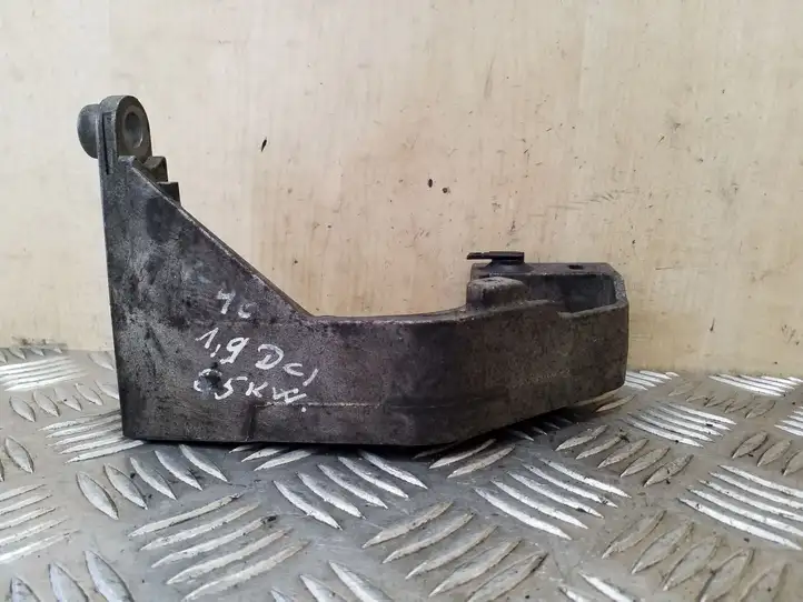 Volvo S40, V40 (2000 - 2004) 8200055566 Кронштейн топливного насоса — фото 4