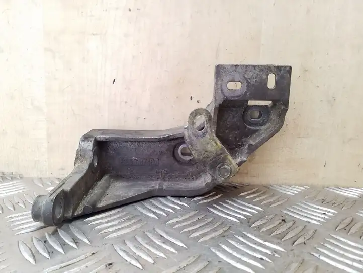 Volvo S40, V40 (2000 - 2004) 8200157461 Кронштейн топливного насоса — фото 1