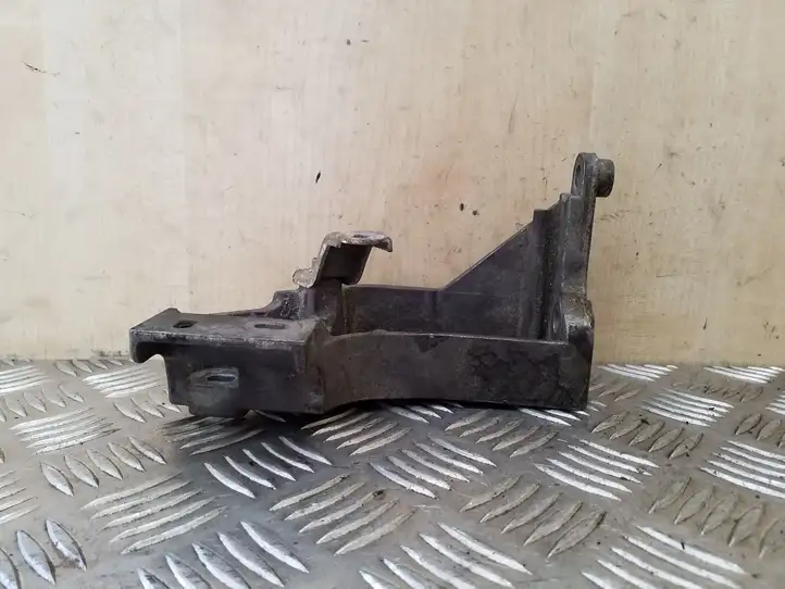 Volvo S40, V40 (2000 - 2004) 8200157461 Кронштейн топливного насоса — фото 3