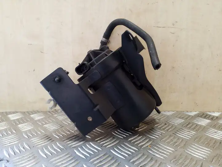 Volvo S40 (2000 - 2004)   Фильтр топлива