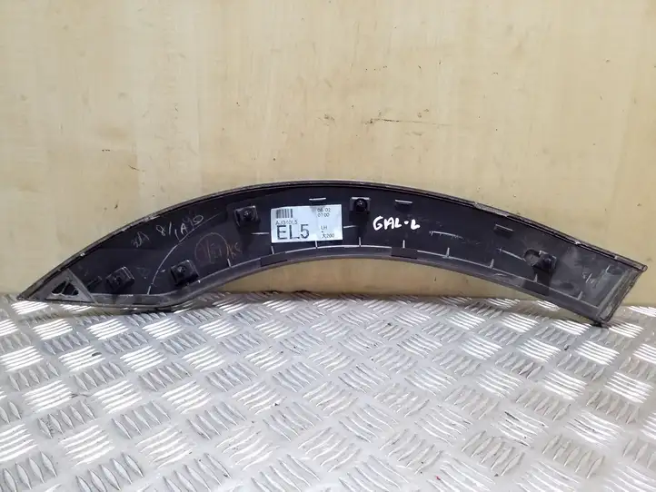 Subaru Outback (2009 - 2014) Молдинги задней двери — фото 2