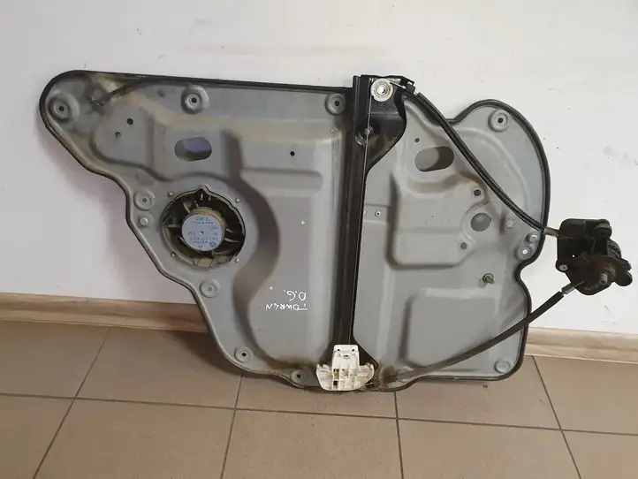Volkswagen Touran I (2003 - 2010) 1T0839462N Механический стеклоподъемник задней двери — фото 2