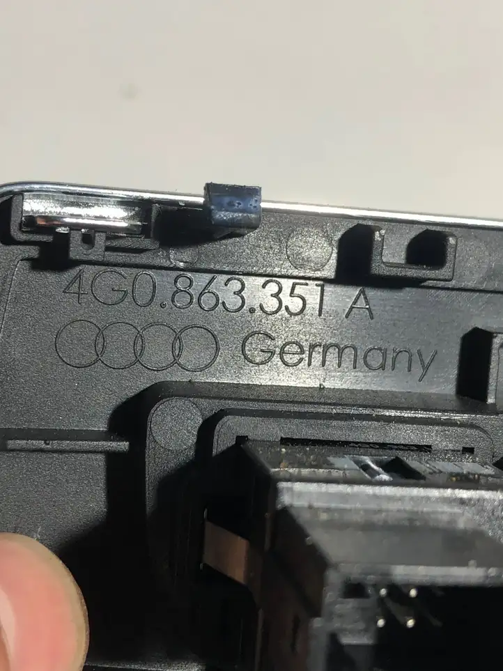 Audi A7 S7 4G (2010 - 2014) 4G0863351A Включатель обогрева — фото 3