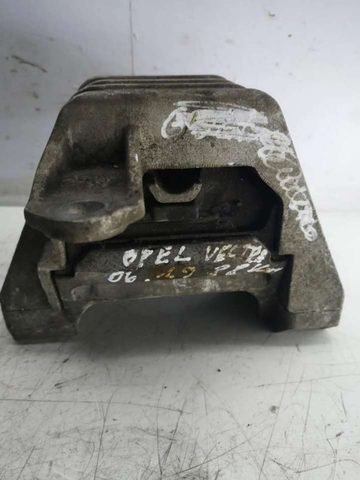 V05369 Opel Vectra C Variklio pagalvė