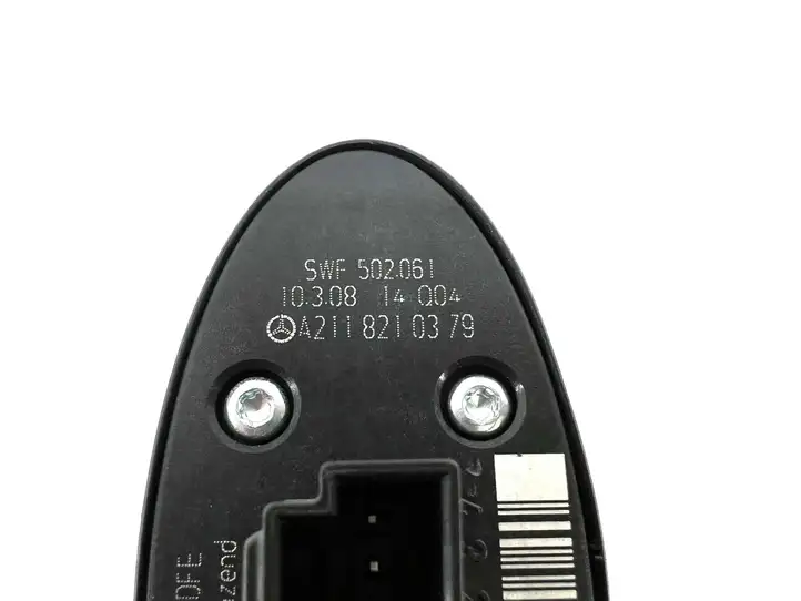 Mercedes-Benz CLS C219 (2003 - 2011) A2118210379 Кнопка закрытия крышки багажника — фото 9