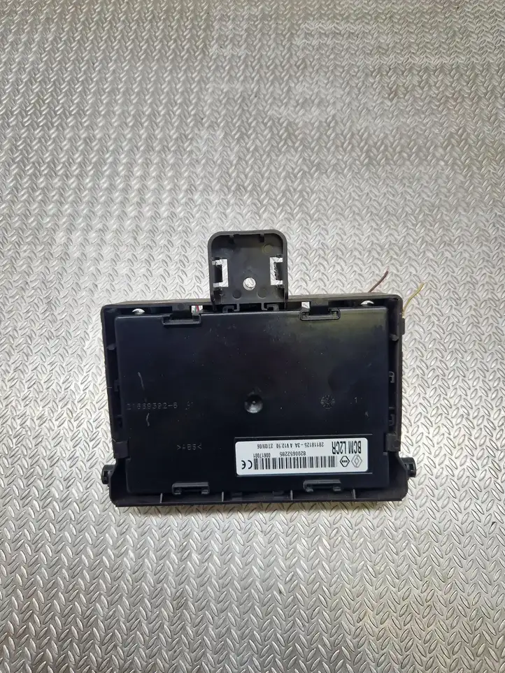 Renault Clio III (2005 - 2012) 8200652285 Модуль комфорта — фото 2