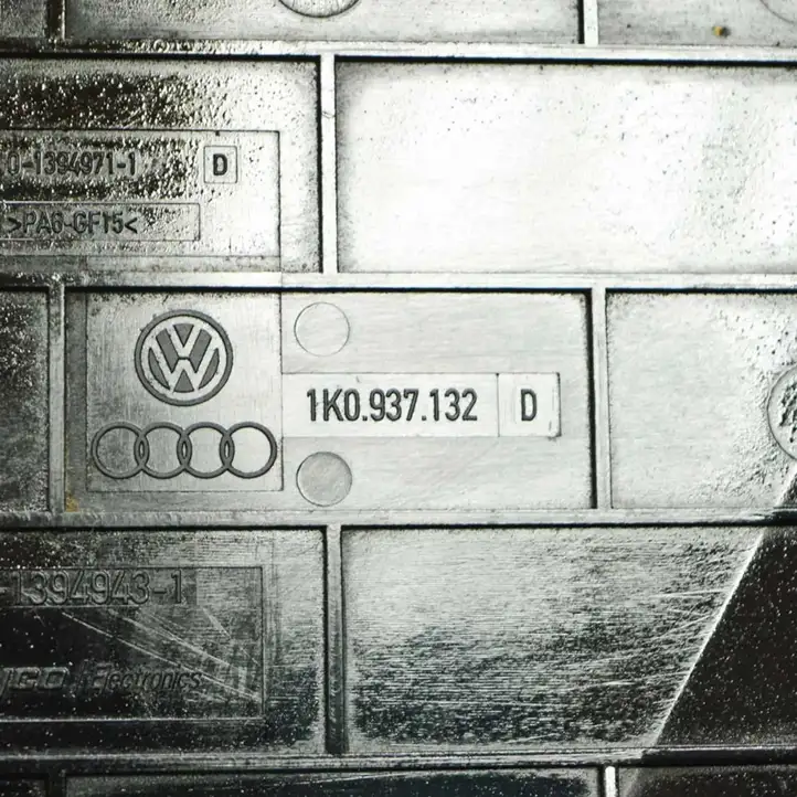 Volkswagen Golf V (2003 - 2009) 1K0937132D Блок предохранителей (комплект) — фото 4