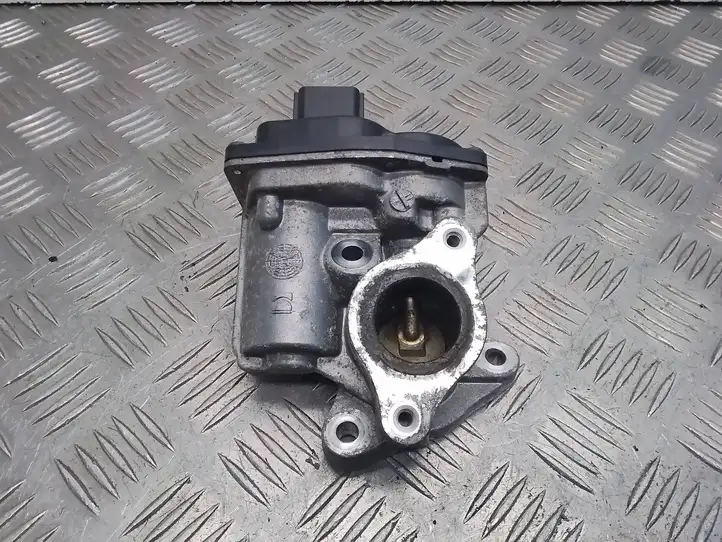 Nissan Qashqai (2013 - 2017)  147104647R Клапан EGR