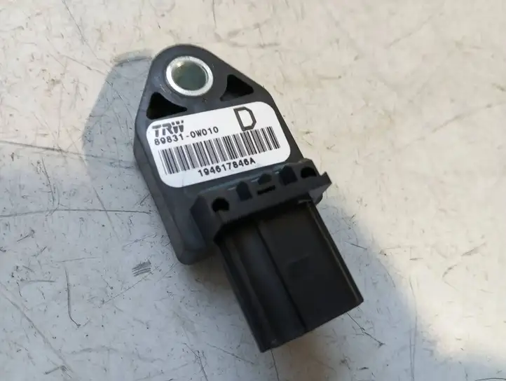Toyota Corolla Verso E121 (2004 - 2007) 898310W010 Датчик удара SRS — фото 2