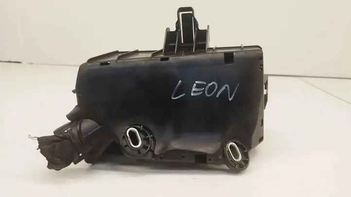 Seat Leon (5F) (2012 - 2019) 1C0907361C Блок предохранителей — фото 4