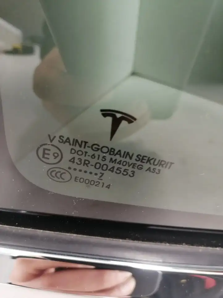 Tesla Model X (2015 - 2021) 43R004553 Заднее боковое стекло — фото 4