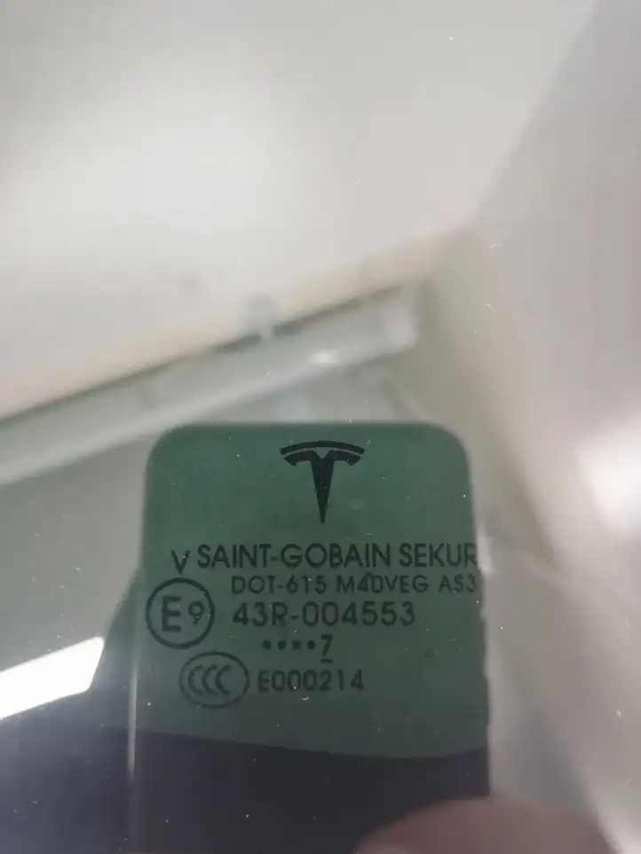 Tesla Model X (2015 - 2021) 43R004543 Заднее боковое стекло — фото 3