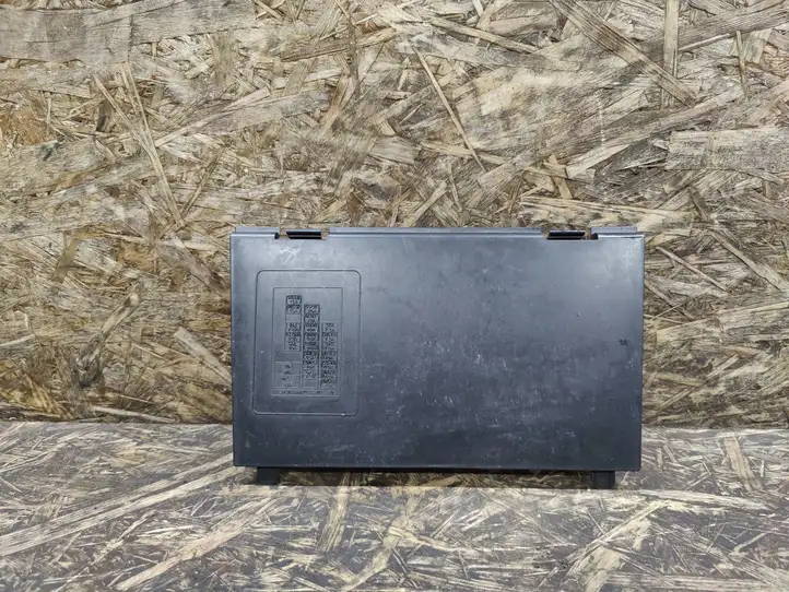 Mazda CX-9 (2012 - 2016)  TD1155551 Крышка ящика предохранителей