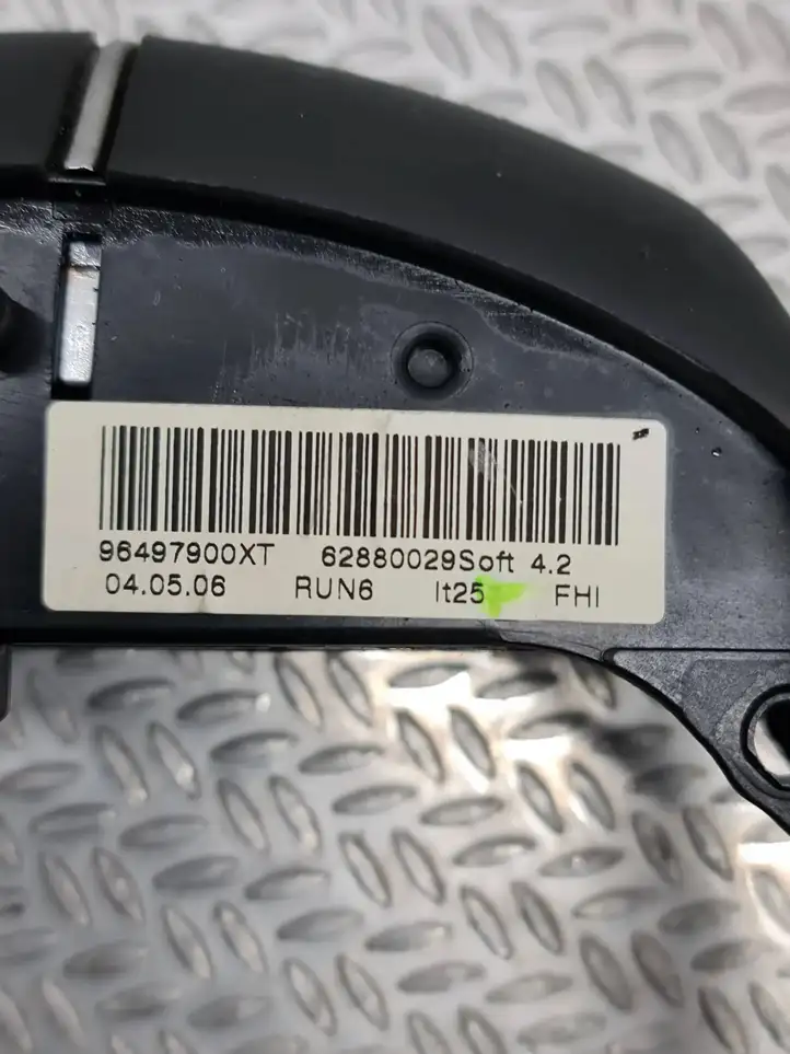 Citroen C4 (2004 - 2008) 96497900XT Кнопки на рулевом колесе — фото 6
