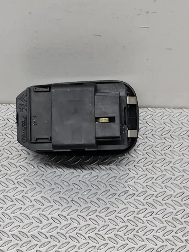 Peugeot 206 (1998 - 2012) 96316306XT Блок кнопок стеклоподъемников — фото 3