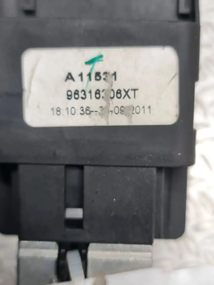 Peugeot 206 (1998 - 2012) 96316306XT Блок кнопок стеклоподъемников — фото 5