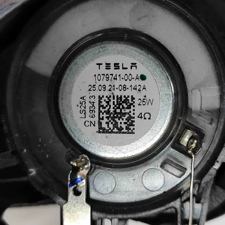 Tesla Model 3 (2017 - 2023) 109565700F Динамики передних дверей — фото 9