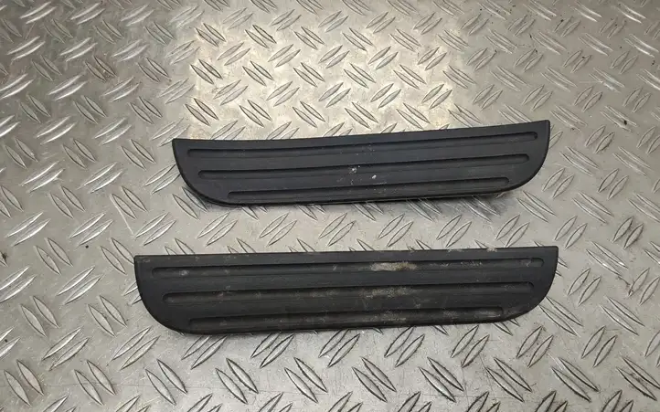 Toyota RAV 4 (XA30) (2006 - 2016) 6791642030 Внутренняя отделка заднего порога — фото 1
